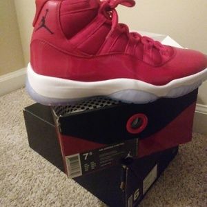 100% authentic jordans 11s🎈